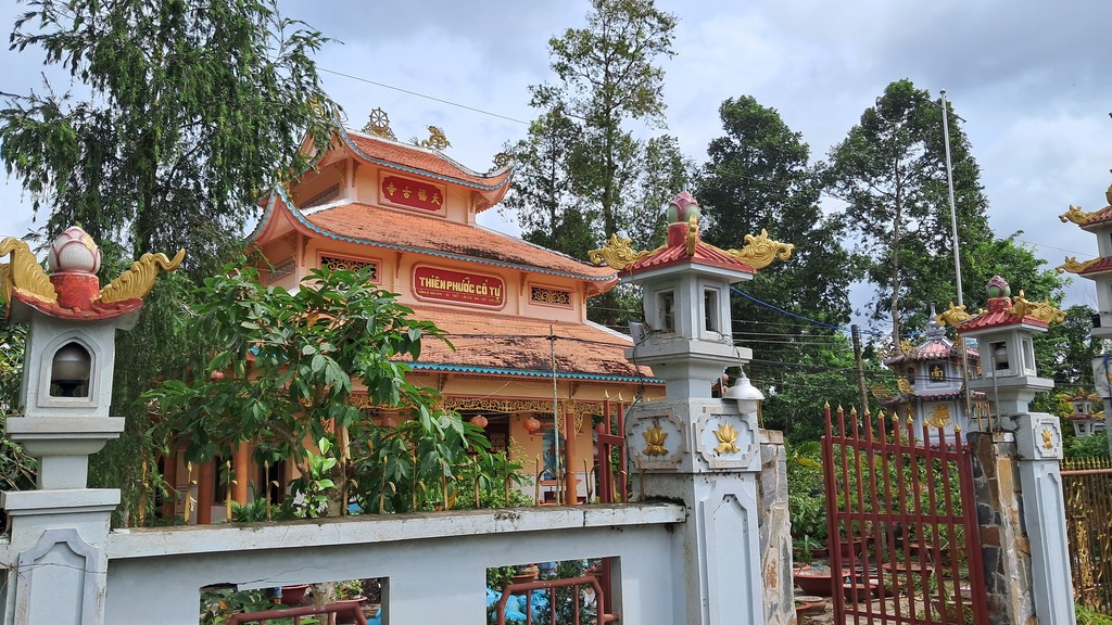 Chùa Giồng Đá ( Thiên Phước Cổ Tự)